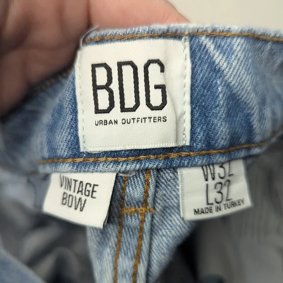 BDG Vintage Bow Jeans Size 32x32 - Picture 5 of 12
